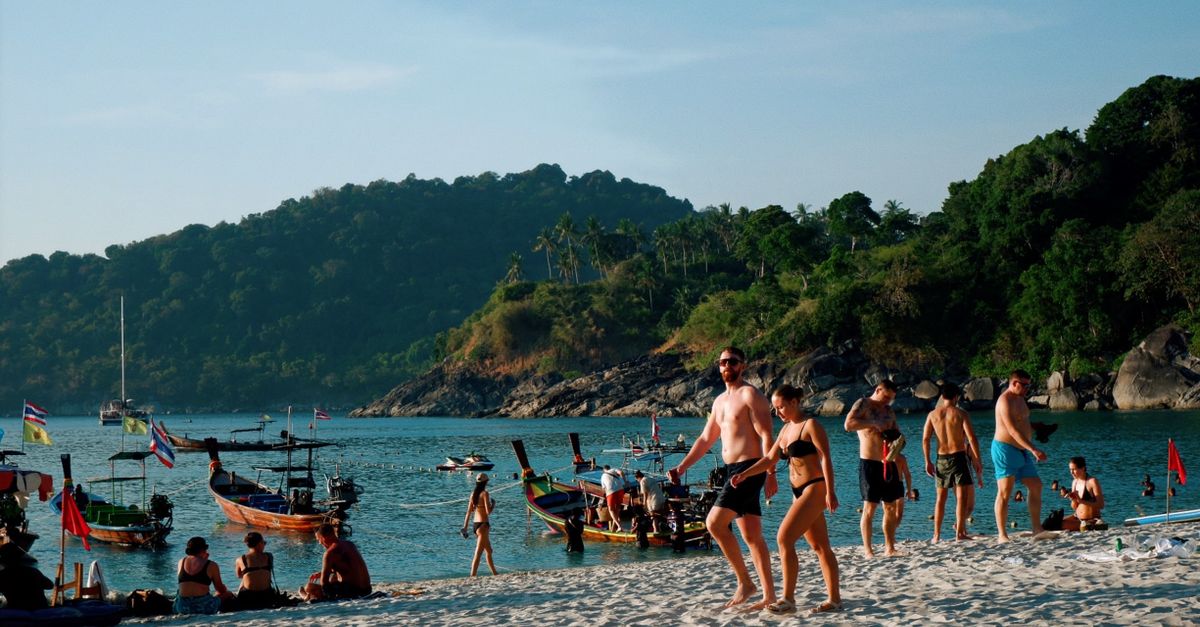 US Navy sailors hit Thailand shops after 250 days at sea