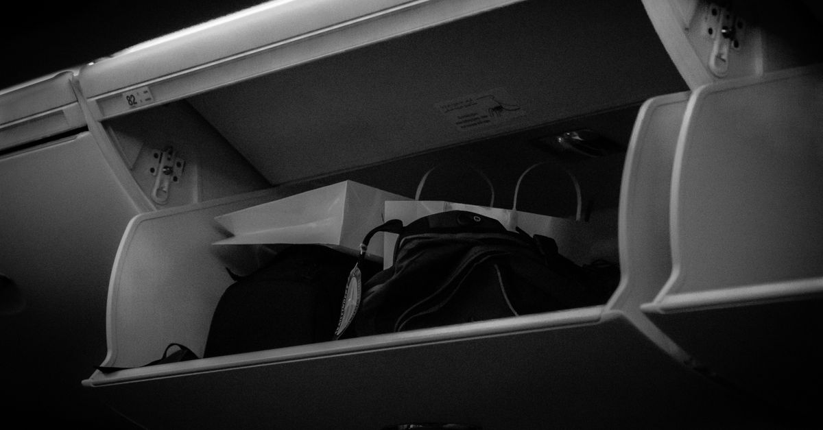 Jetstar now charges for carry-on bags in overhead lockers