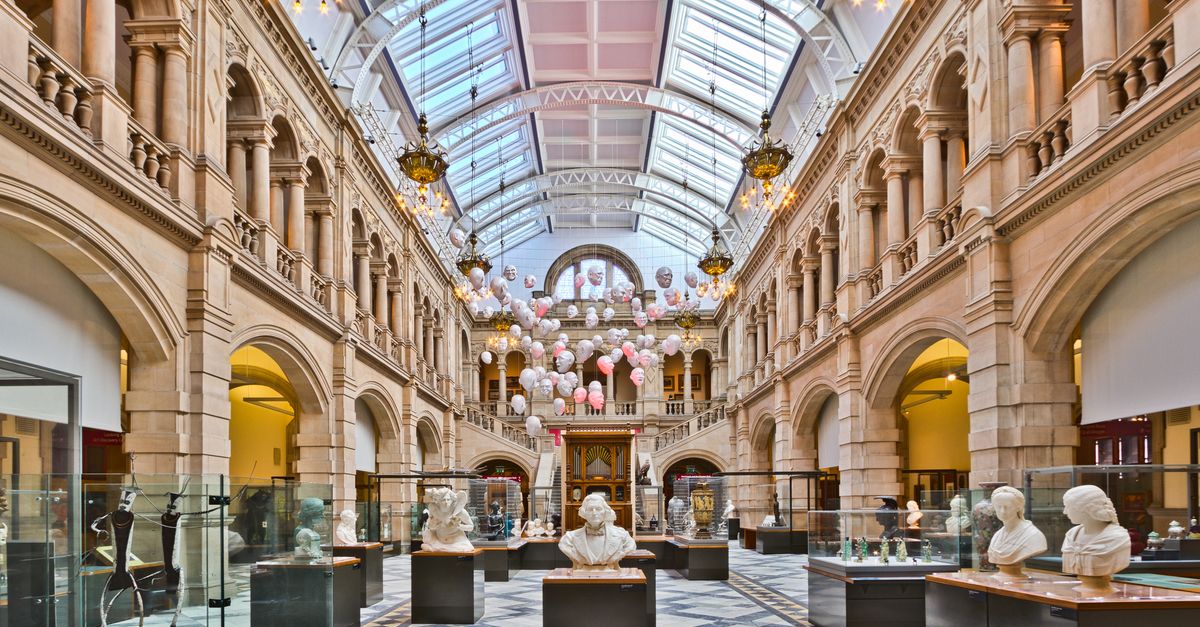 Thieves steal European paintings in just five minutes