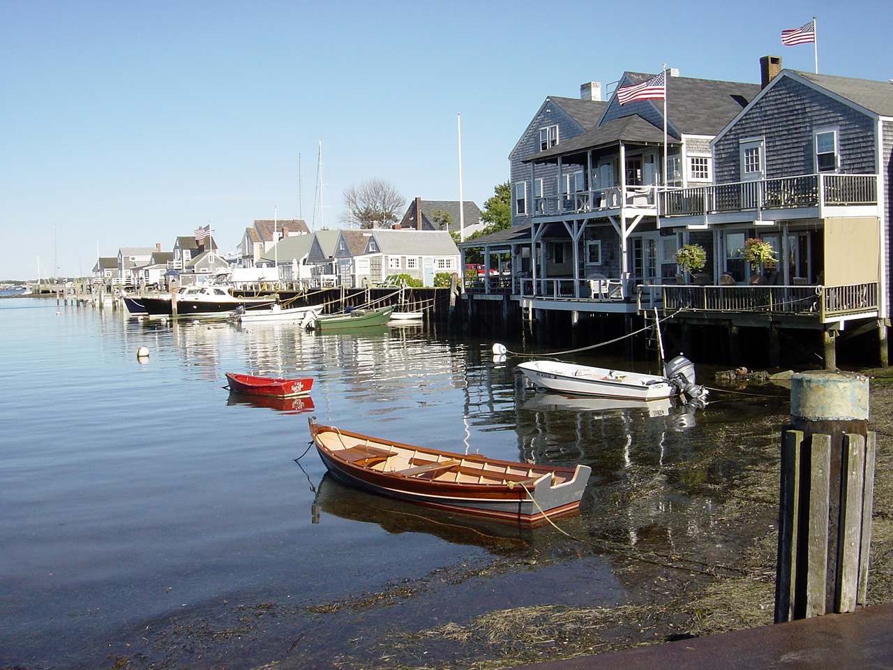 Winter storm uncovers 1800s shipwreck on Nantucket beach